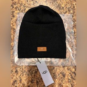 ✨ NWT ✨ UGG Aiken Beanie (Merino Wool & Cashmere Blend)